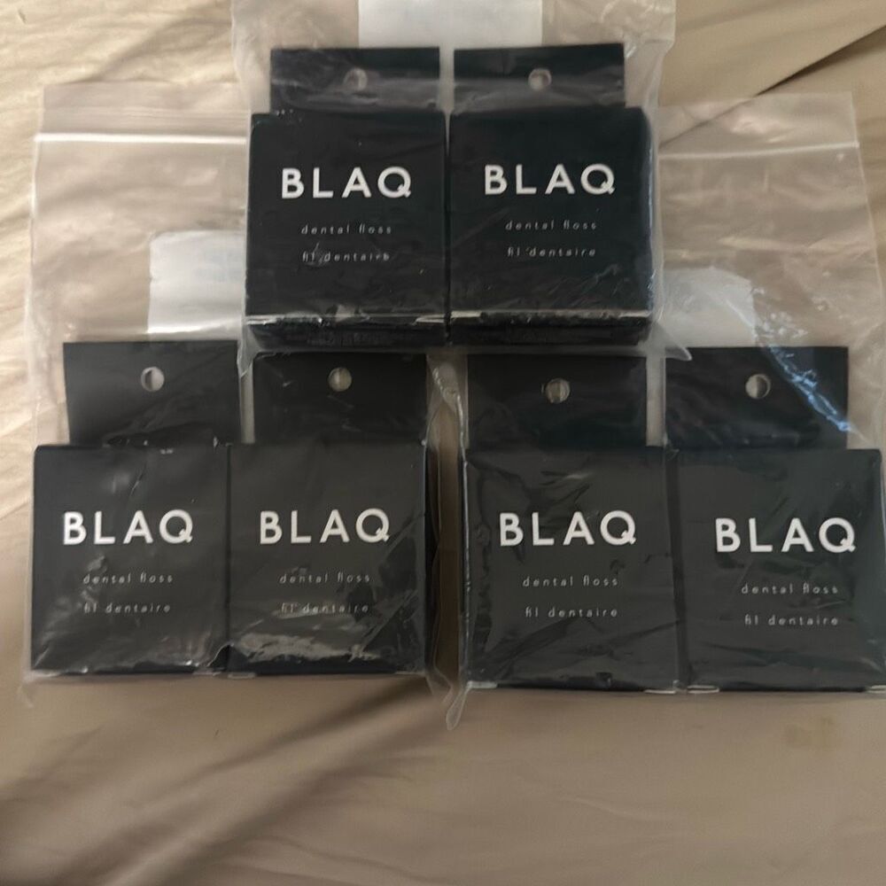 🔥4 pack🔥 Charcoal Infused Dental Floss